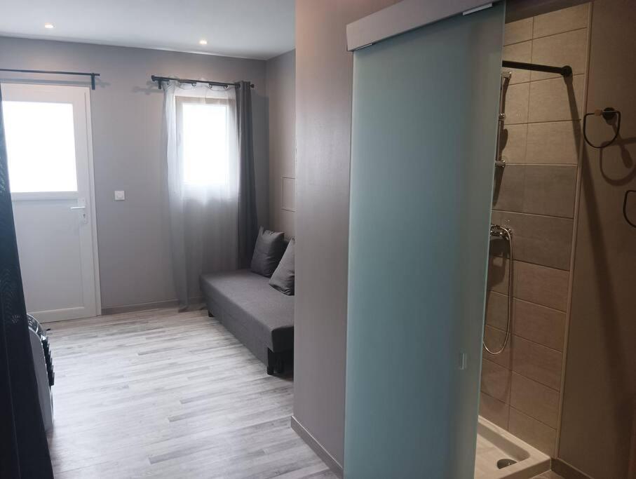 Chambre & Sdb Privee Avec Piscine En Bord De Via Rhona Sarras Extérieur photo